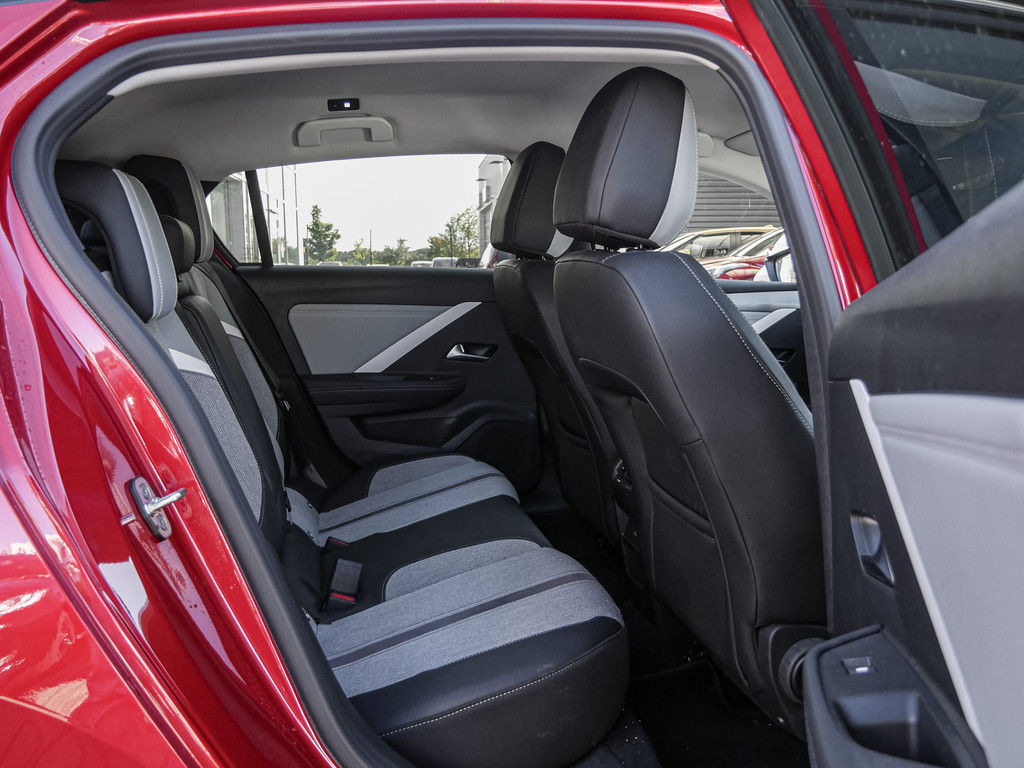 Fahrzeugansicht OPEL Astra L 5-trg. 1.6 Business Elegance Plug-in-Hybrid - Bild 5