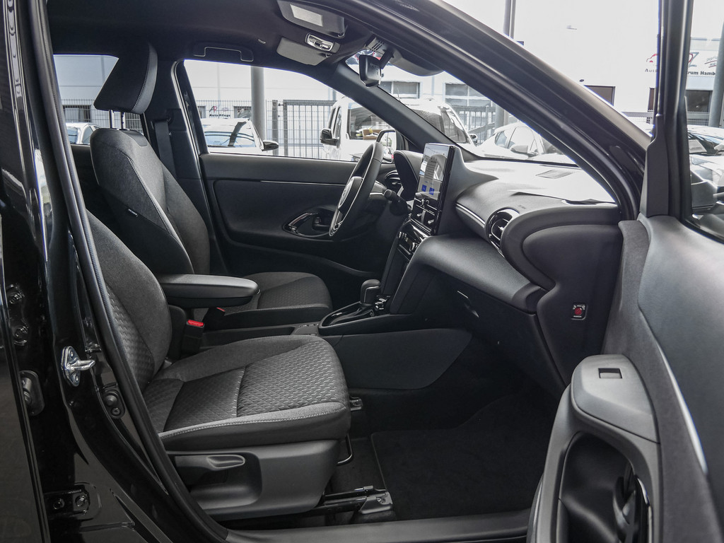 Fahrzeugansicht TOYOTA Yaris Cross Hybrid Teamplayer - Bild 6