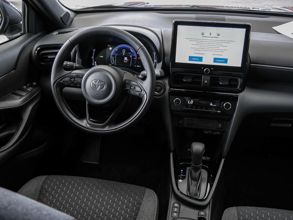 Fahrzeugansicht TOYOTA Yaris Cross Hybrid Teamplayer - Bild 10