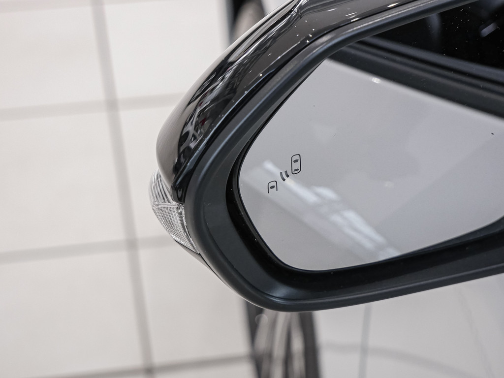 Fahrzeugansicht TOYOTA Corolla TS 1.8 Hybrid Teamplayer - Bild 3