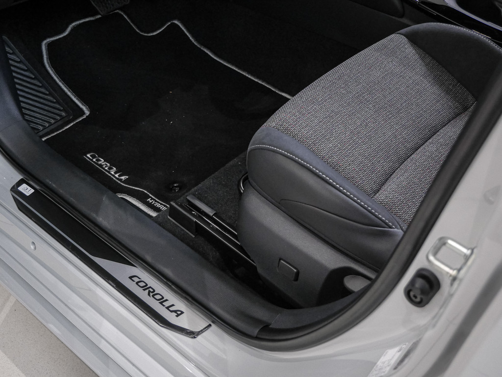 Fahrzeugansicht TOYOTA Corolla TS 1.8 Hybrid Teamplayer - Bild 33