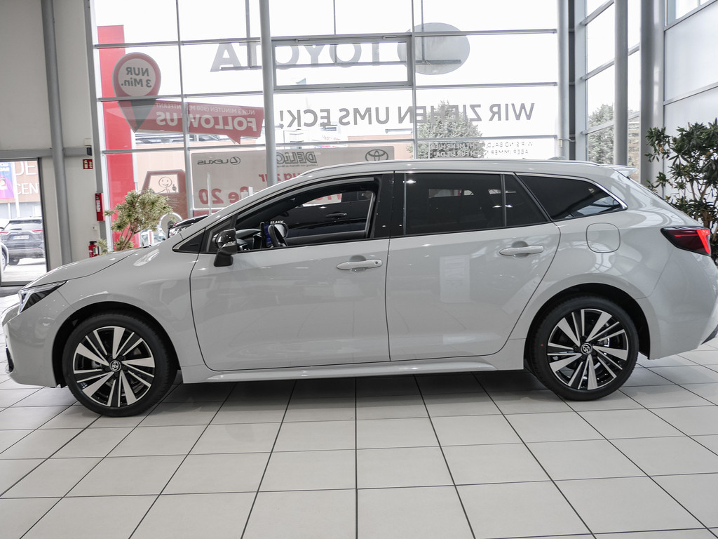 Fahrzeugansicht TOYOTA Corolla TS 1.8 Hybrid Teamplayer - Bild 38