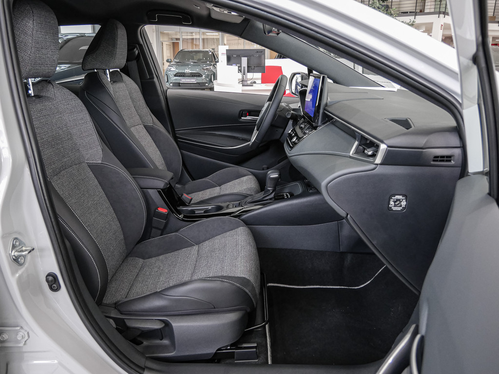 Fahrzeugansicht TOYOTA Corolla TS 1.8 Hybrid Teamplayer - Bild 5