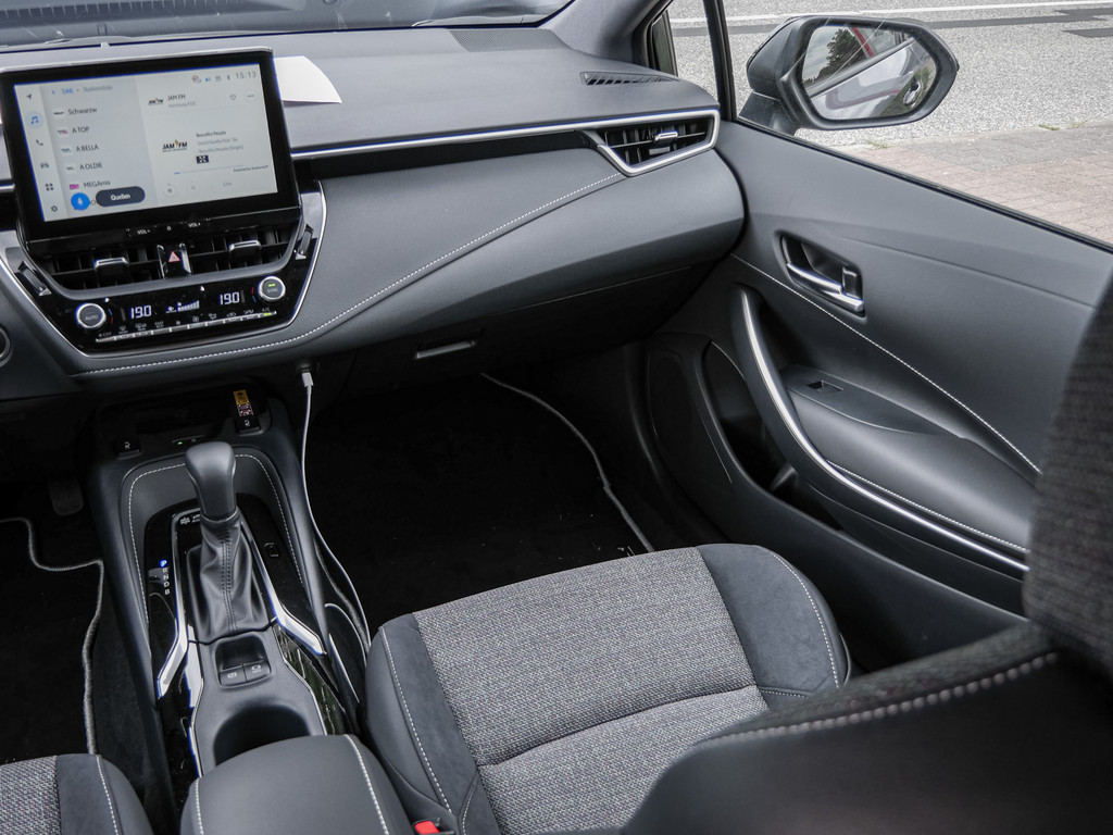 Fahrzeugansicht TOYOTA Corolla Touring Sports 1.8 Hybrid Teamplayer - Bild 6