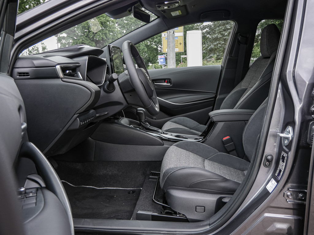 Fahrzeugansicht TOYOTA Corolla Touring Sports 1.8 Hybrid Teamplayer - Bild 7