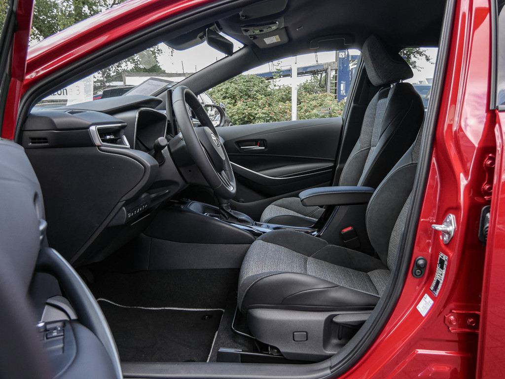 Fahrzeugansicht TOYOTA Corolla Touring Sports 1.8 Hybrid Teamplayer - Bild 5