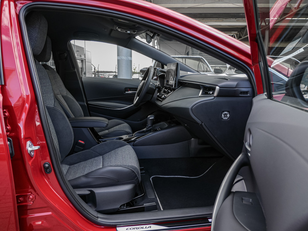 Fahrzeugansicht TOYOTA Corolla Touring Sports 1.8 Hybrid Teamplayer - Bild 6