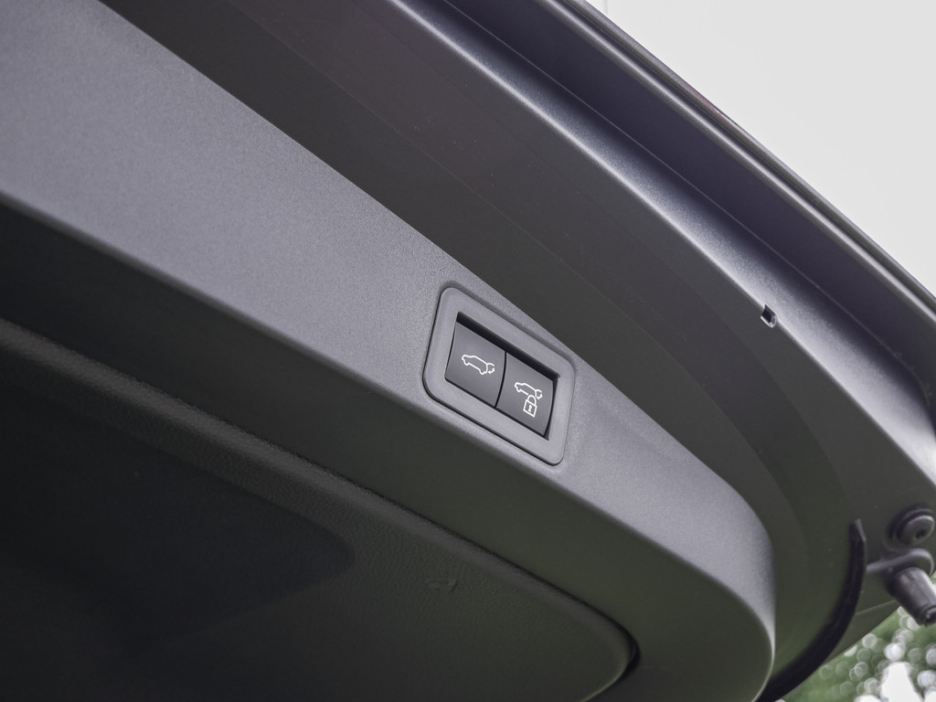 Fahrzeugansicht TOYOTA Corolla Touring Sports 1.8 Hybrid Teamplayer - Bild 3