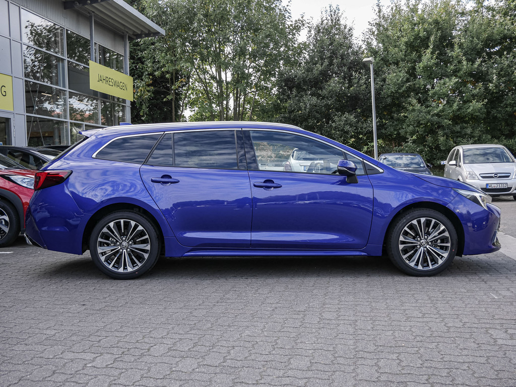 Fahrzeugansicht TOYOTA Corolla TS 2.0 Hybrid Teamplayer - Bild 33