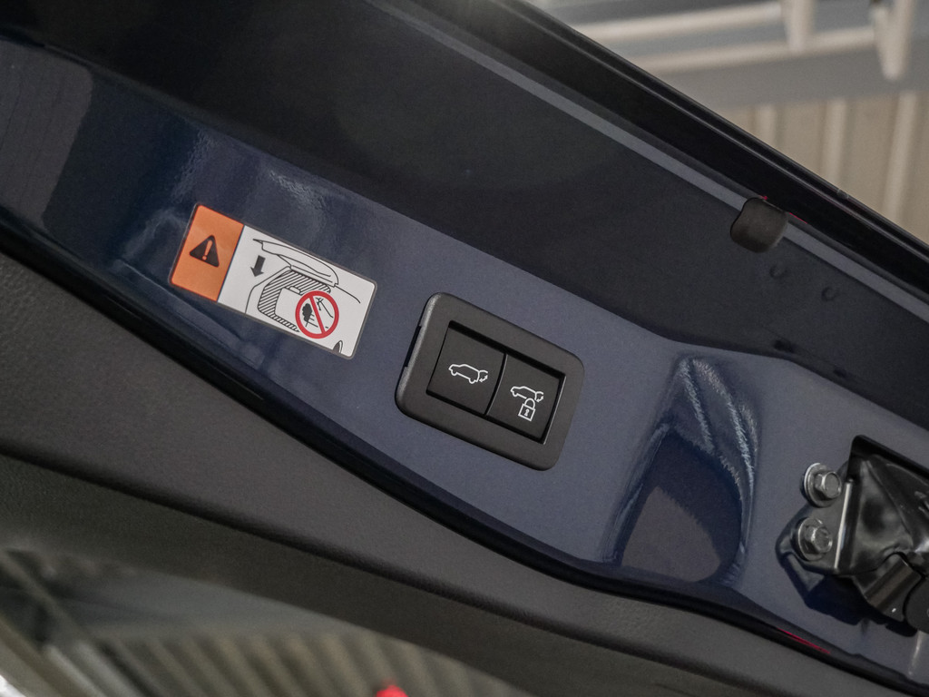 Fahrzeugansicht TOYOTA C-HR 2.0 Hybrid Teamplayer - Bild 11