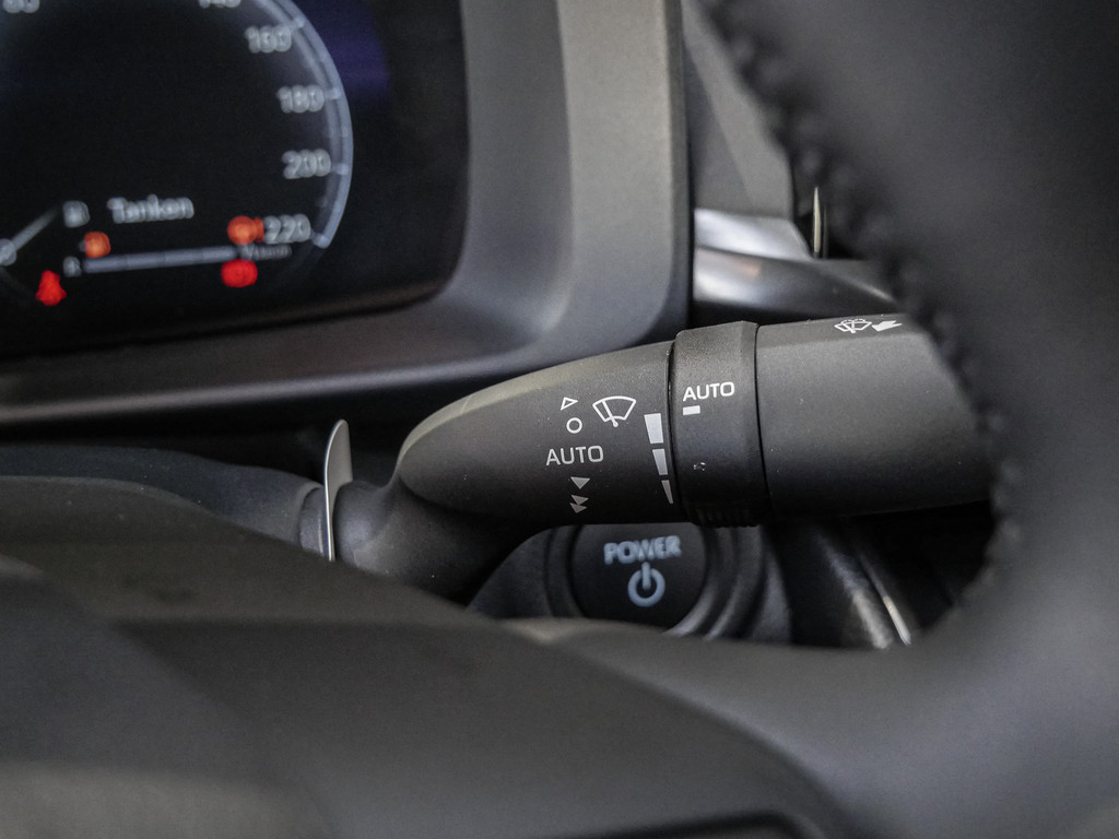 Fahrzeugansicht TOYOTA C-HR 2.0 Hybrid Teamplayer - Bild 24