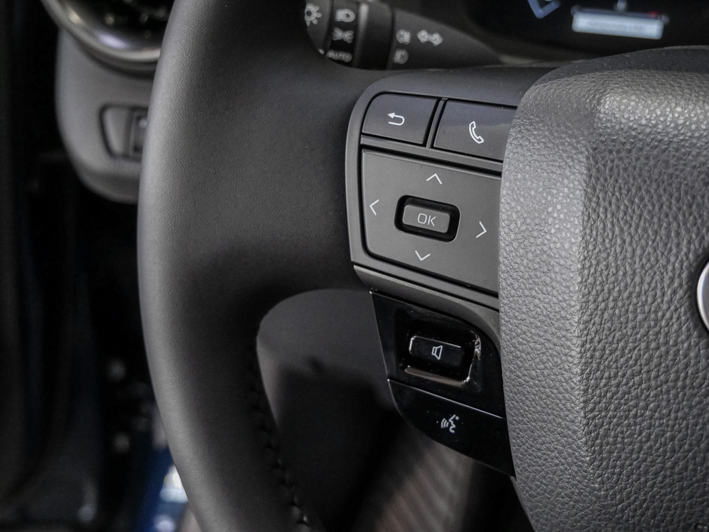 Fahrzeugansicht TOYOTA C-HR 2.0 Hybrid Teamplayer - Bild 27