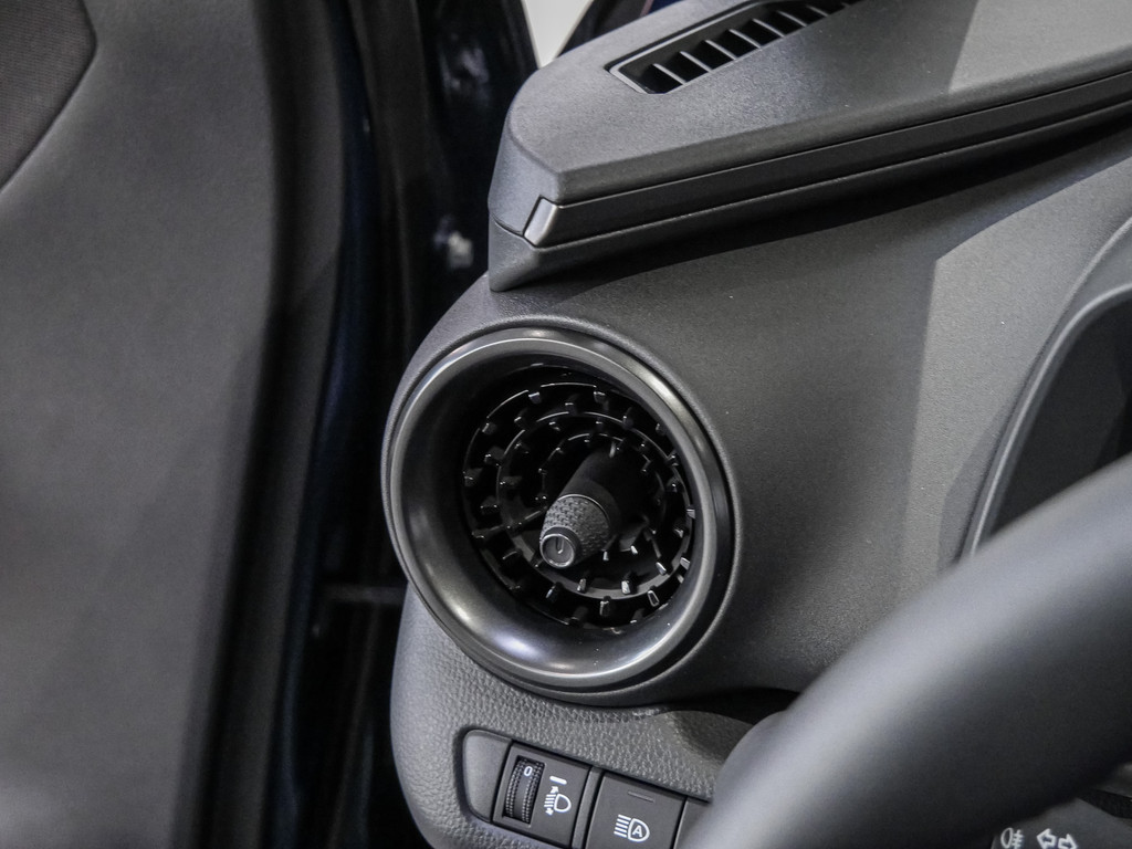 Fahrzeugansicht TOYOTA C-HR 2.0 Hybrid Teamplayer - Bild 28