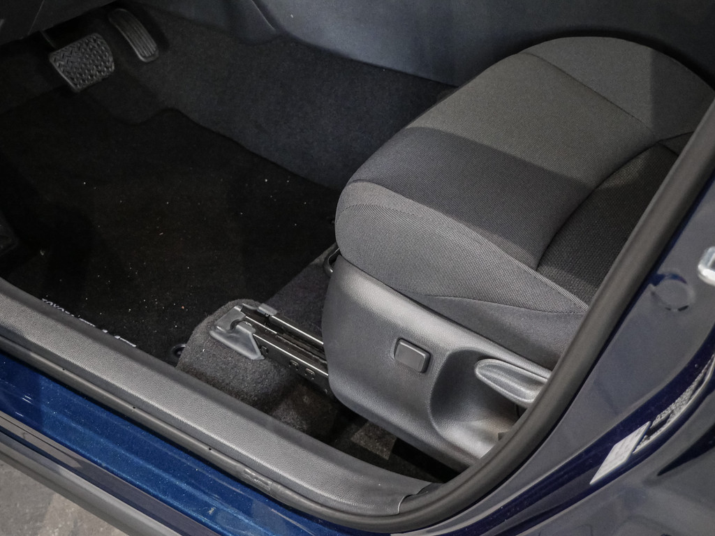 Fahrzeugansicht TOYOTA C-HR 2.0 Hybrid Teamplayer - Bild 31