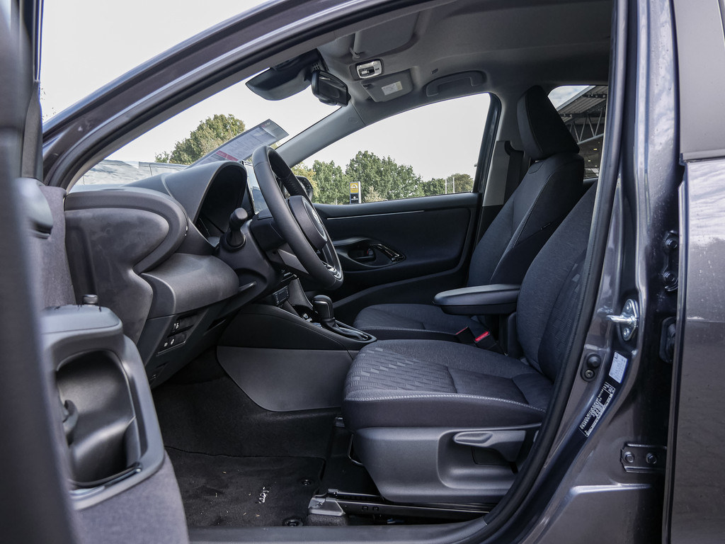 Fahrzeugansicht TOYOTA Yaris 1.5 Hybrid Teamplayer - Bild 4