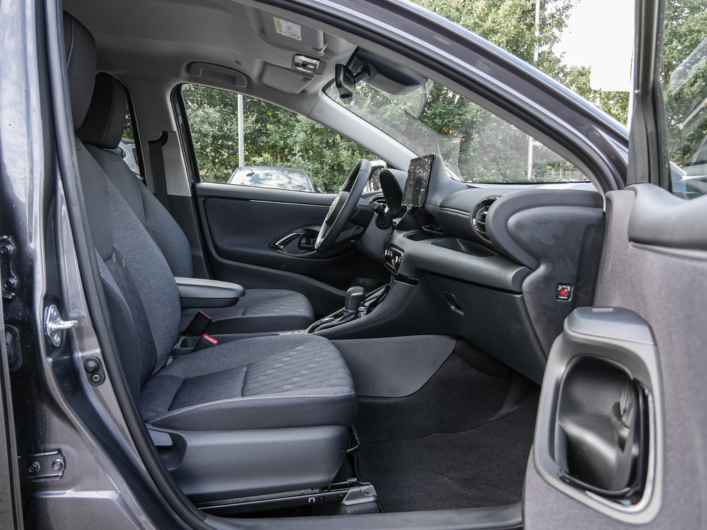 Fahrzeugansicht TOYOTA Yaris 1.5 Hybrid Teamplayer - Bild 5