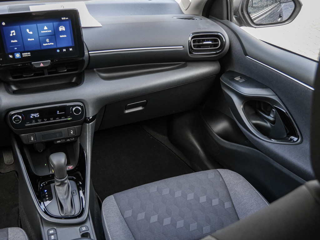 Fahrzeugansicht TOYOTA Yaris 1.5 Hybrid Teamplayer - Bild 9