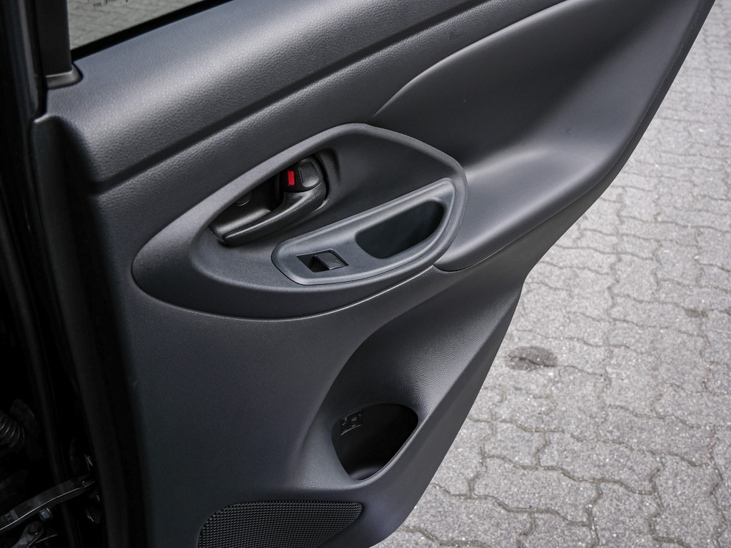 Fahrzeugansicht TOYOTA Yaris 1.5 Hybrid Teamplayer - Bild 10