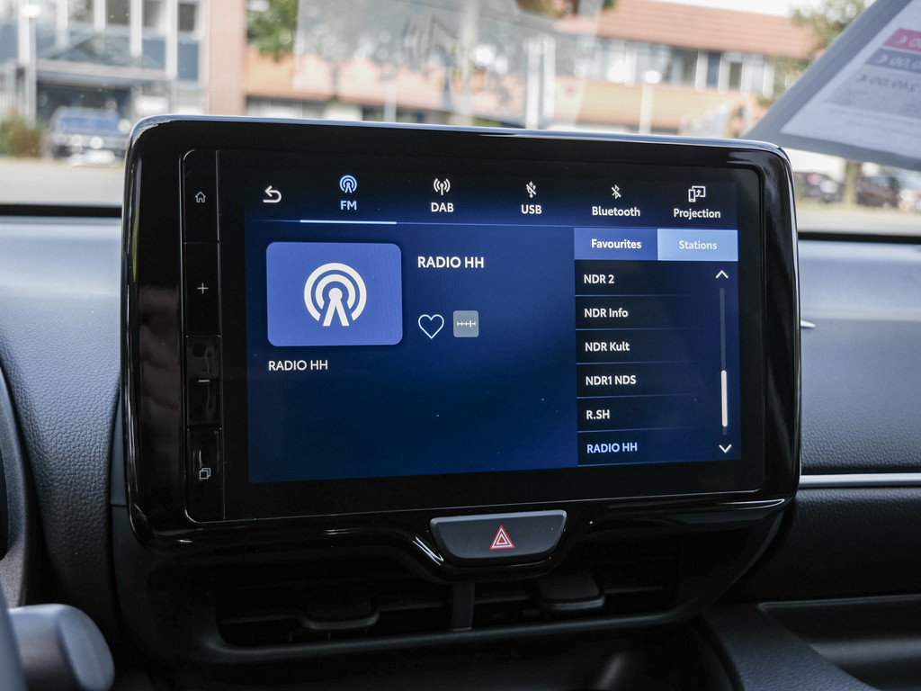 Fahrzeugansicht TOYOTA Yaris 1.5 Hybrid Teamplayer - Bild 15