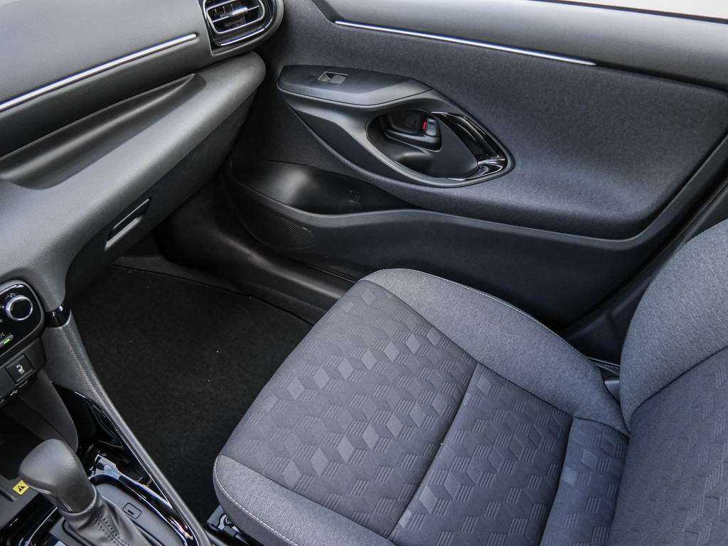 Fahrzeugansicht TOYOTA Yaris 1.5 Hybrid Teamplayer - Bild 22