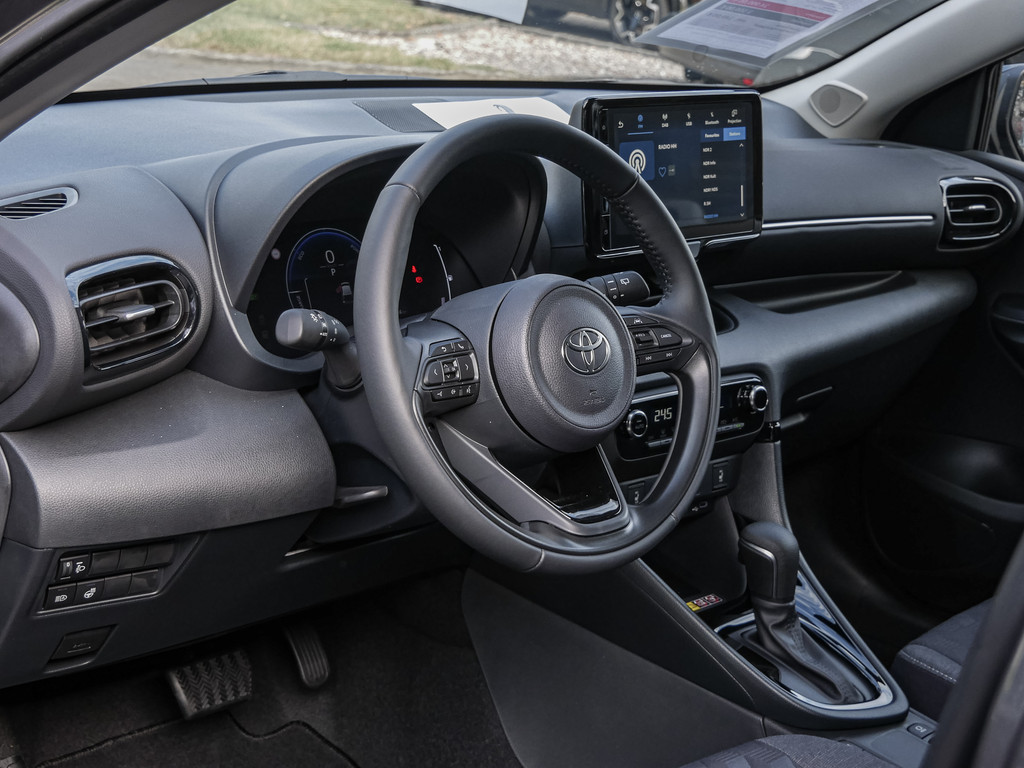 Fahrzeugansicht TOYOTA Yaris 1.5 Hybrid Teamplayer - Bild 32