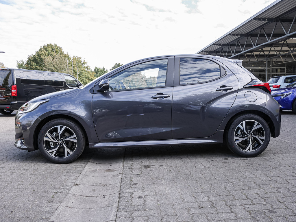Fahrzeugansicht TOYOTA Yaris 1.5 Hybrid Teamplayer - Bild 35