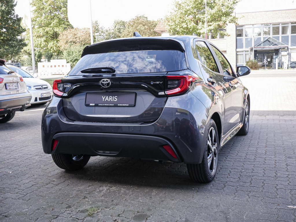 Fahrzeugansicht TOYOTA Yaris 1.5 Hybrid Teamplayer - Bild 36