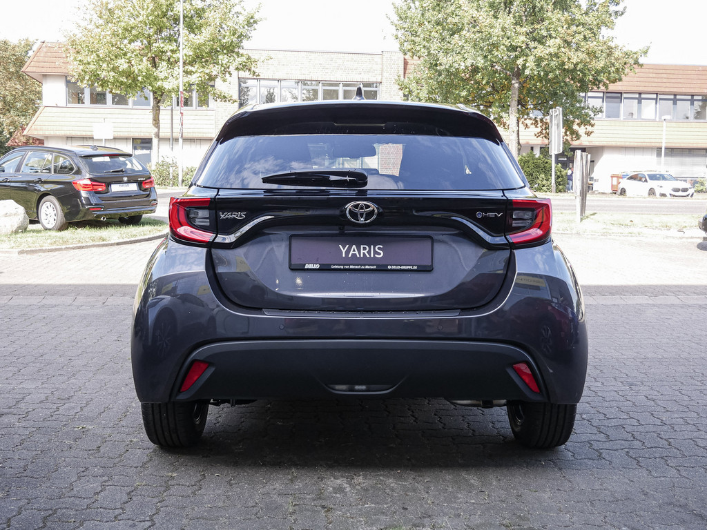 Fahrzeugansicht TOYOTA Yaris 1.5 Hybrid Teamplayer - Bild 37