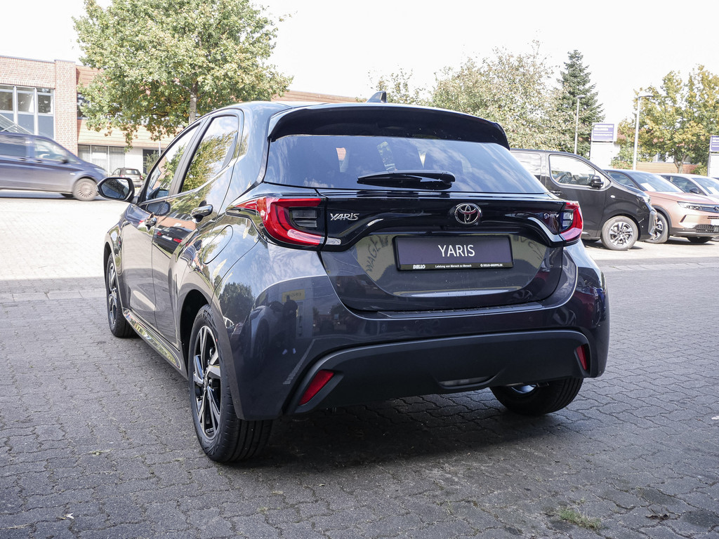 Fahrzeugansicht TOYOTA Yaris 1.5 Hybrid Teamplayer - Bild 38