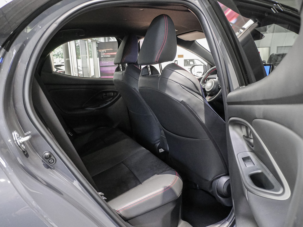 Fahrzeugansicht TOYOTA Yaris 1.5 Hybrid GR Sport - Bild 2