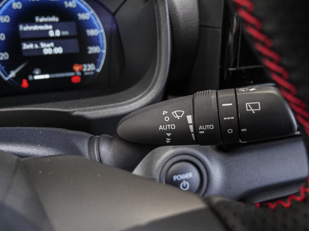 Fahrzeugansicht TOYOTA Yaris 1.5 Hybrid GR Sport - Bild 26