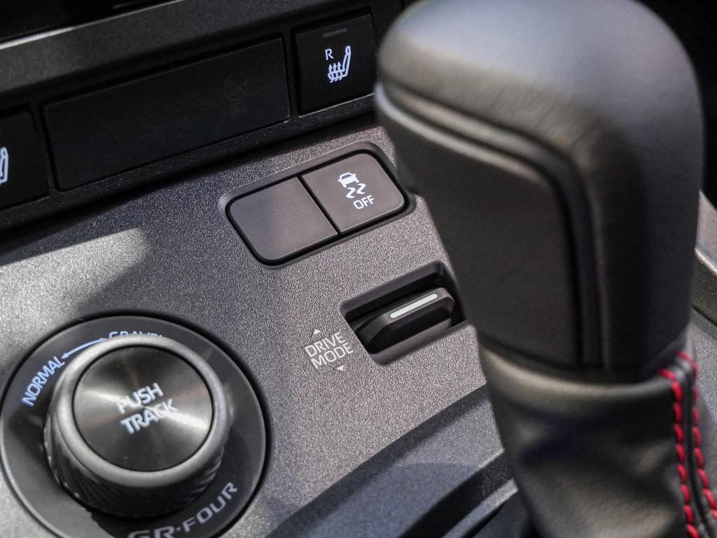 Fahrzeugansicht TOYOTA Yaris GR - Bild 16