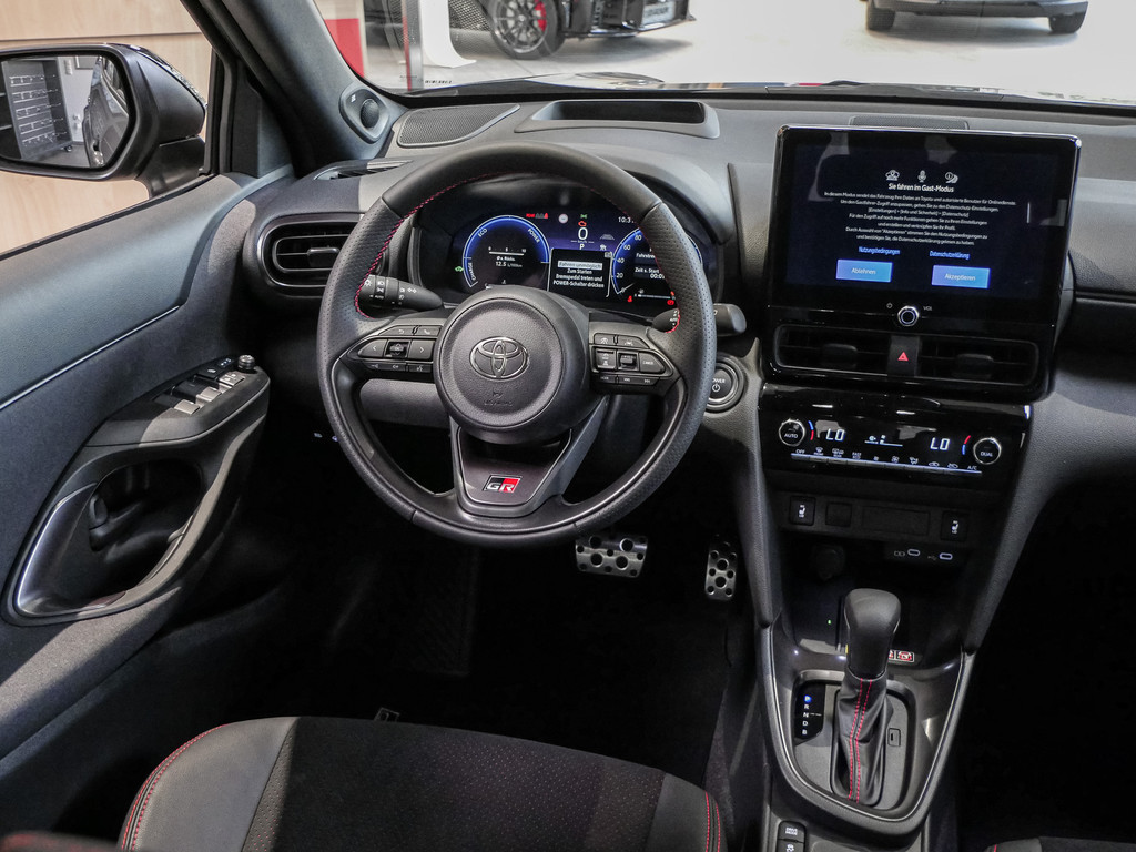 Fahrzeugansicht TOYOTA Yaris Cross 1.5 Hybrid GR Sport - Bild 6