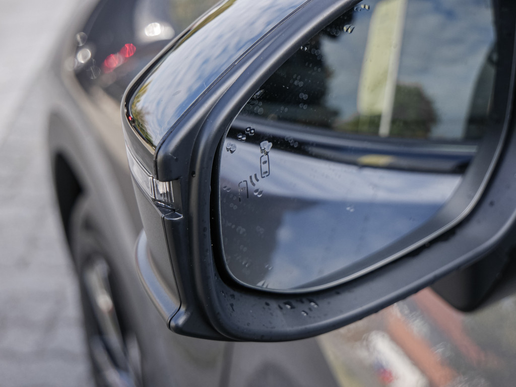 Fahrzeugansicht TOYOTA C-HR 1.8 Hybrid Teamplayer - Bild 3