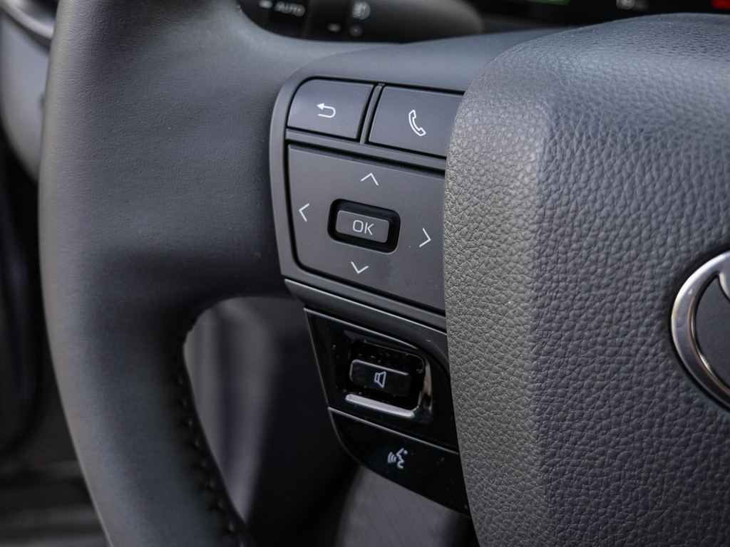 Fahrzeugansicht TOYOTA C-HR 1.8 Hybrid Teamplayer - Bild 30