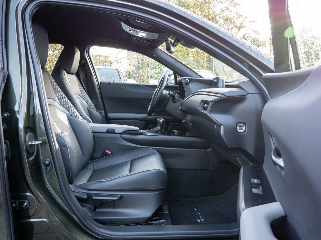 Fahrzeugansicht LEXUS UX 250 h Style+ - Bild 3