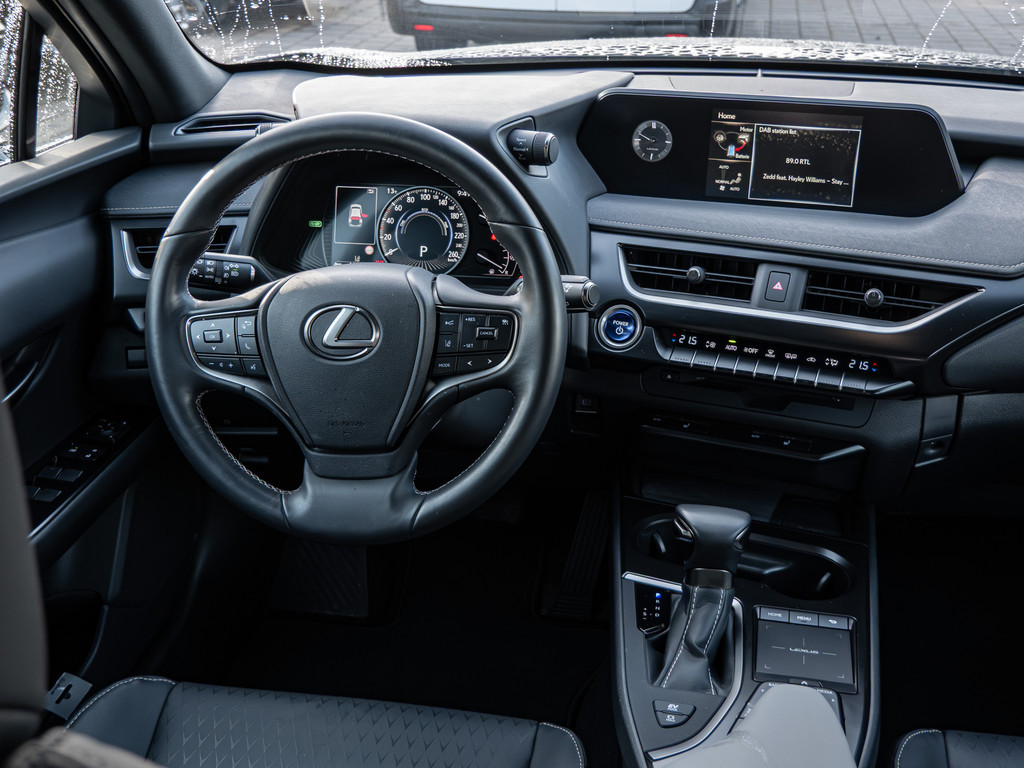 Fahrzeugansicht LEXUS UX 250 h Style+ - Bild 6