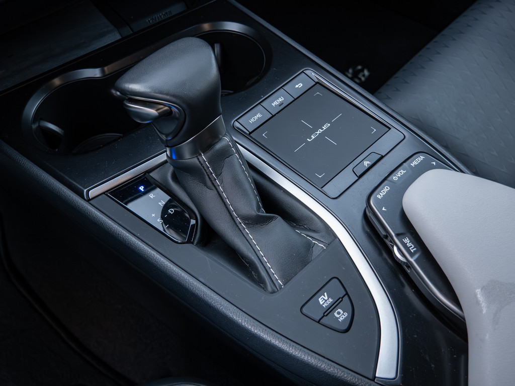 Fahrzeugansicht LEXUS UX 250 h Style+ - Bild 16
