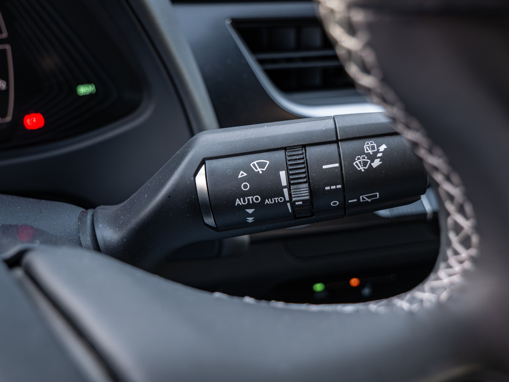 Fahrzeugansicht LEXUS UX 250 h Style+ - Bild 24