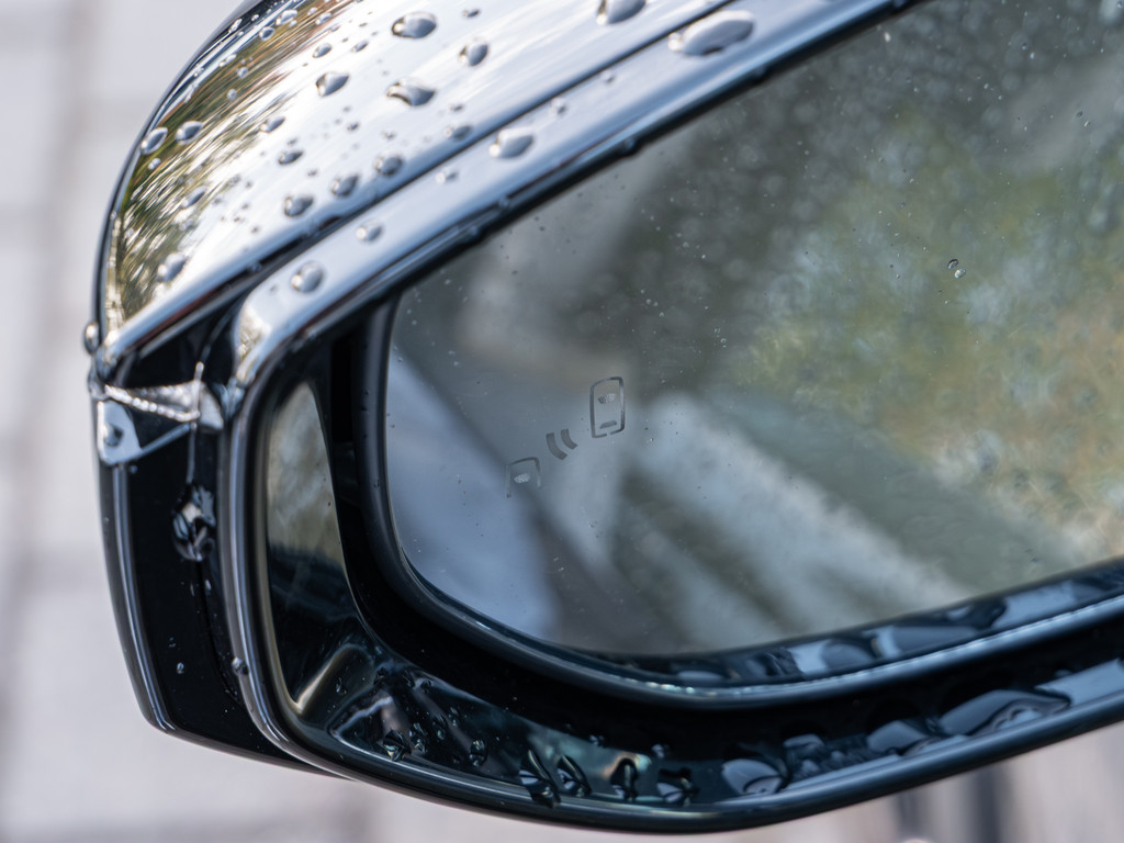 Fahrzeugansicht LEXUS UX 250 h Style+ - Bild 36