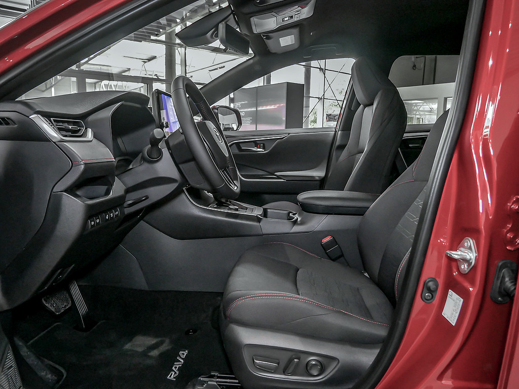 Fahrzeugansicht TOYOTA RAV4 2.5 Plug-in Hybrid 4x4 Teamplayer - Bild 4