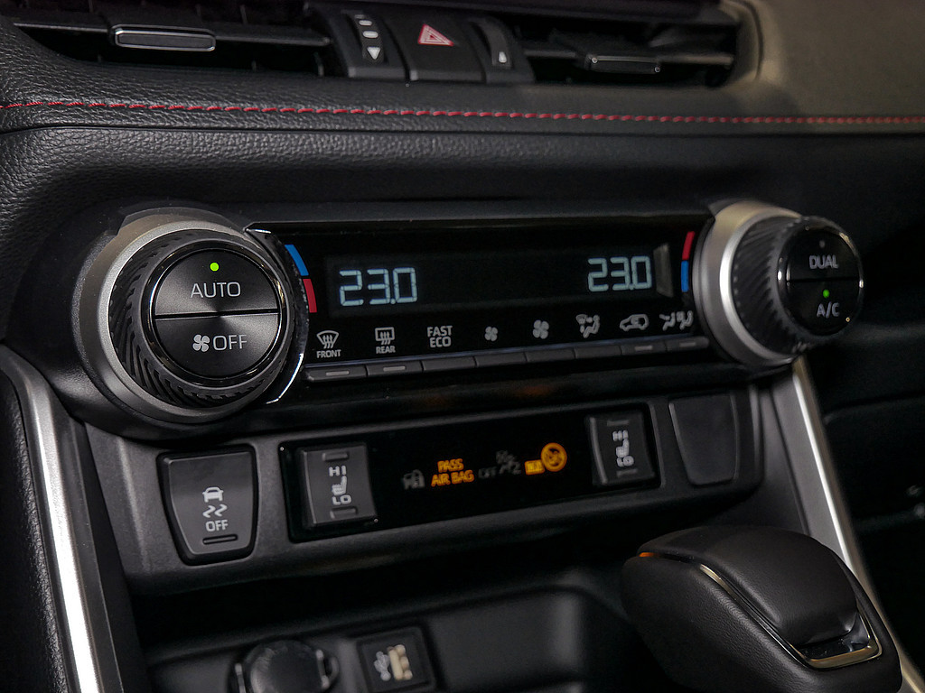 Fahrzeugansicht TOYOTA RAV4 2.5 Plug-in Hybrid 4x4 Teamplayer - Bild 19