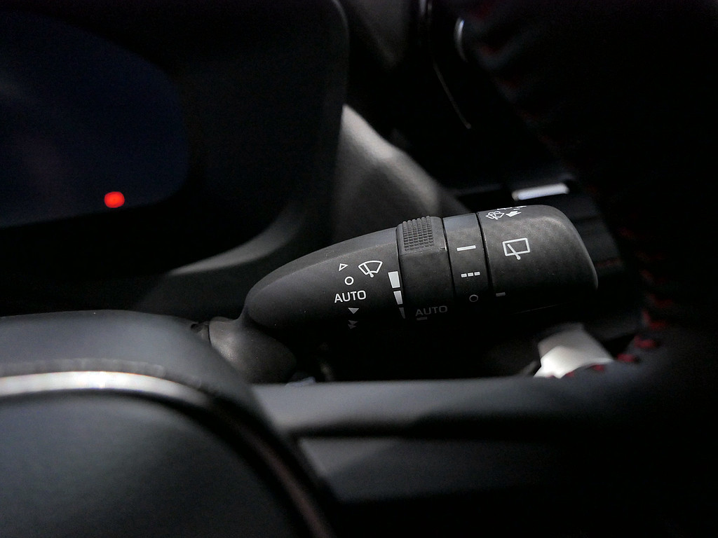 Fahrzeugansicht TOYOTA RAV4 2.5 Plug-in Hybrid 4x4 Teamplayer - Bild 26