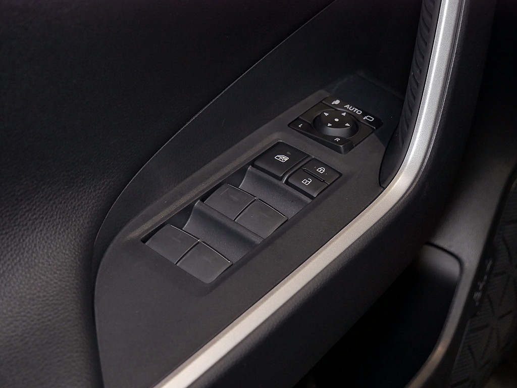 Fahrzeugansicht TOYOTA RAV4 2.5 Plug-in Hybrid 4x4 Teamplayer - Bild 33