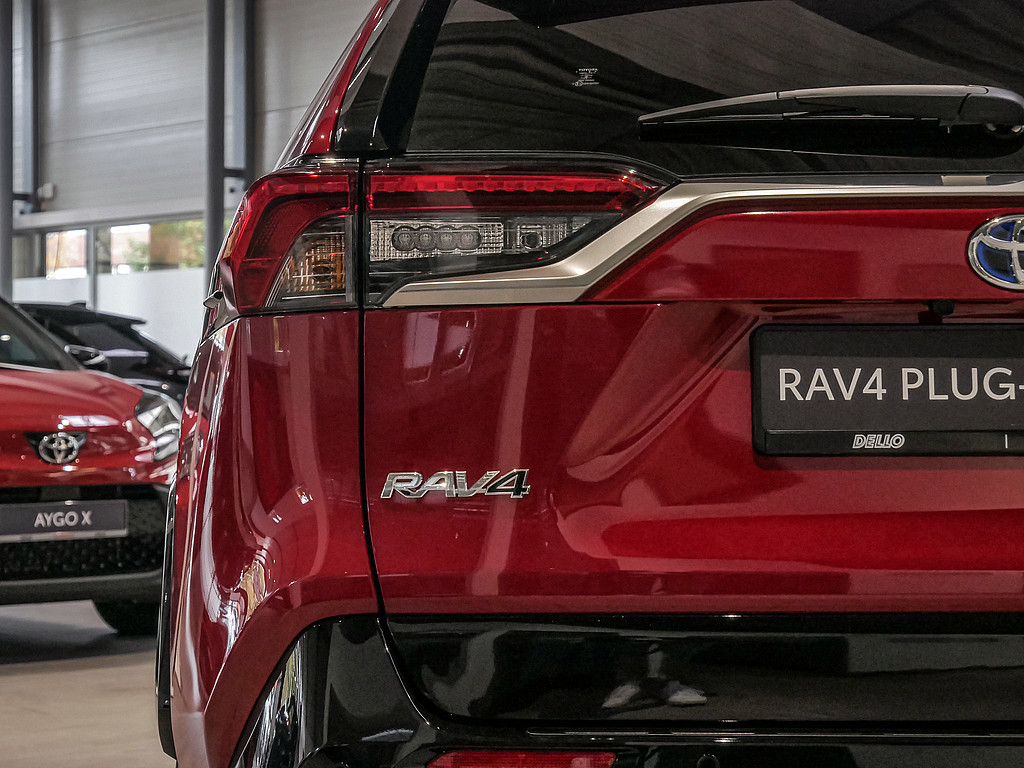 Fahrzeugansicht TOYOTA RAV4 2.5 Plug-in Hybrid 4x4 Teamplayer - Bild 44