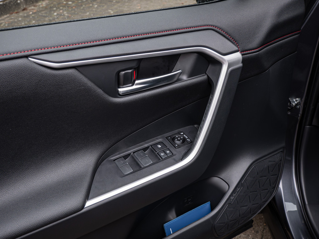Fahrzeugansicht TOYOTA RAV4 2.5 Plug-in Hybrid 4x4 Teamplayer - Bild 39