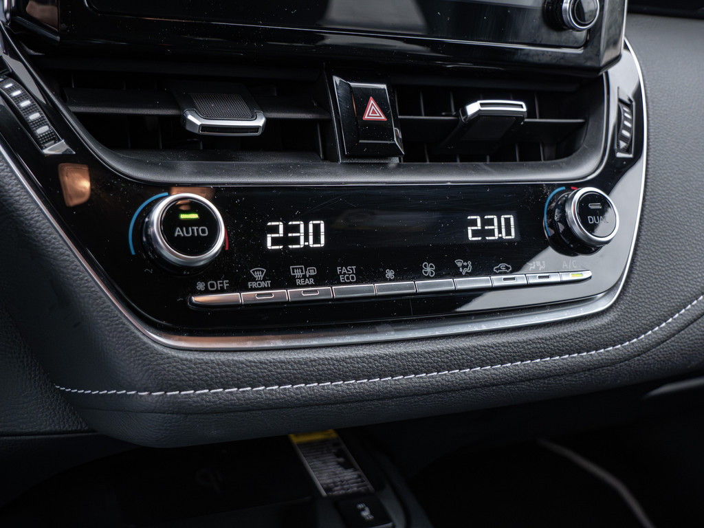 Fahrzeugansicht TOYOTA Corolla Touring Sports 2.0 Hybrid Team Deutschland - Bild 16