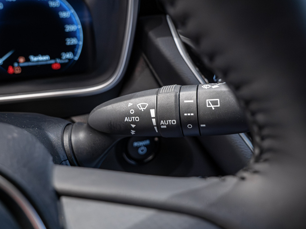 Fahrzeugansicht TOYOTA Corolla Cross 2.0 Hybrid Teamplayer - Bild 24