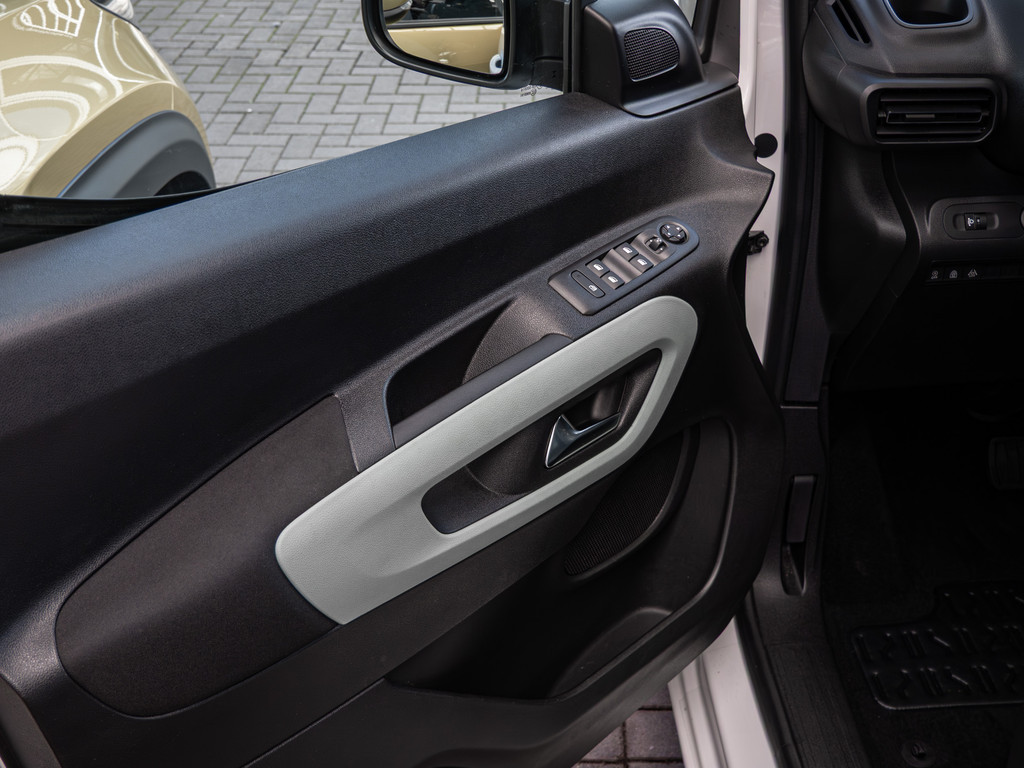 Fahrzeugansicht CITROEN Berlingo 1.5 Blue HDI Shine XL - Bild 35