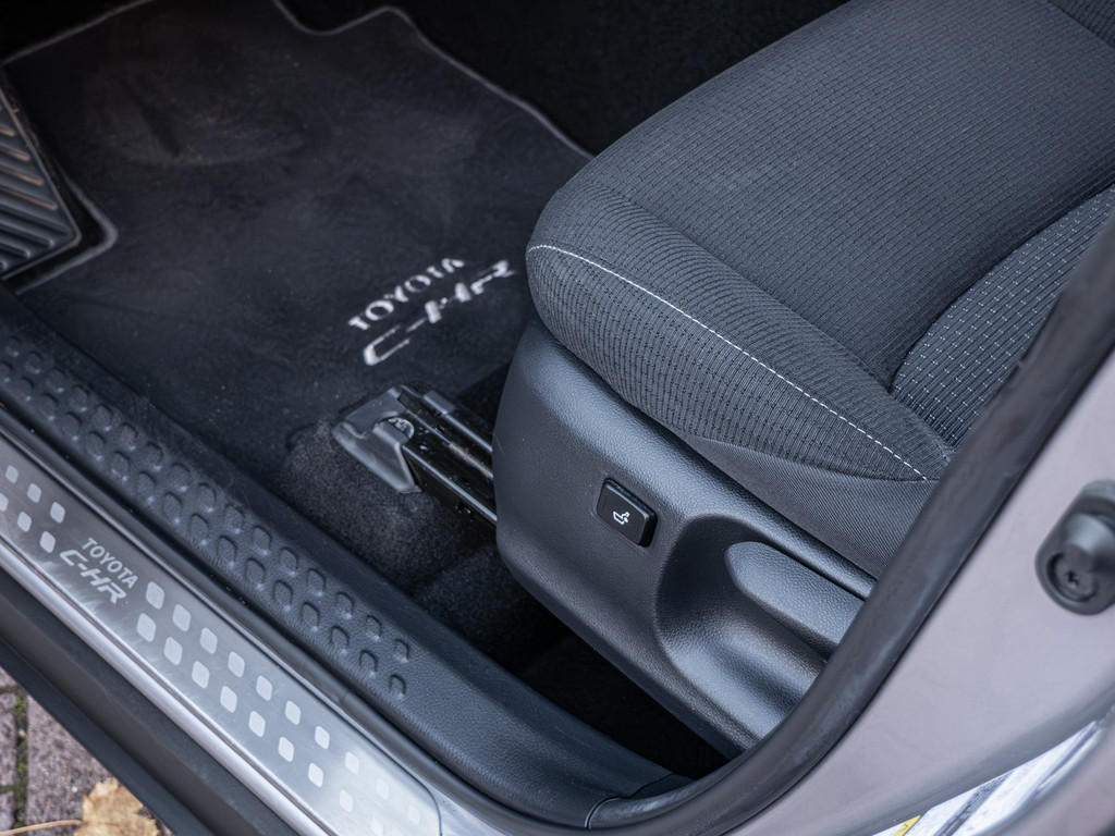 Fahrzeugansicht TOYOTA C-HR 1.8 Hybrid Team D - Bild 38